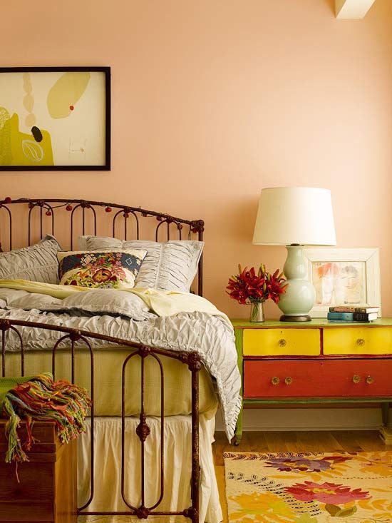 A beautiful peach color room